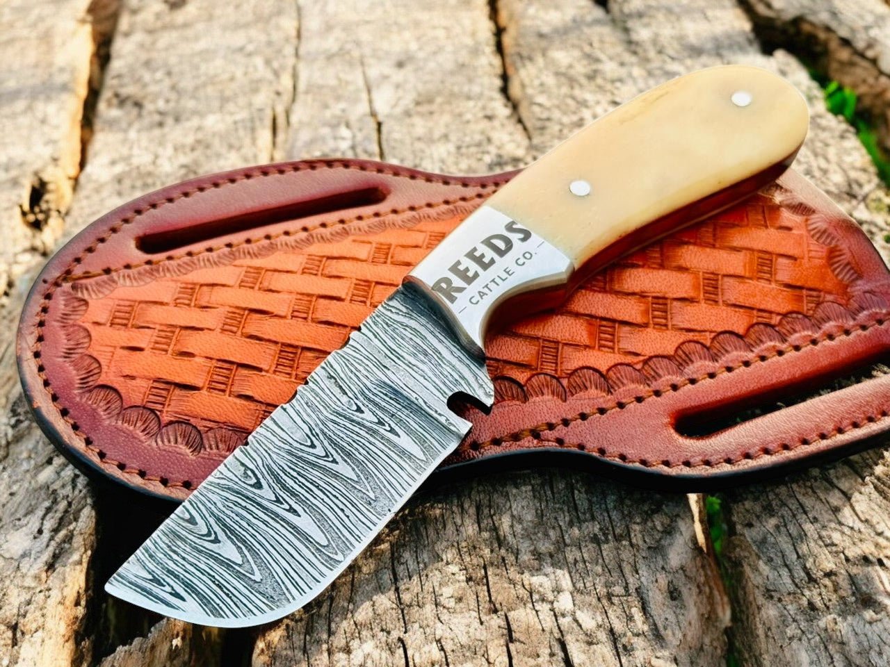 Fixed Blade Skinning Knife – 3" Damascus Blade with Deer Bone Handle - THE ONLY Mars Emporium