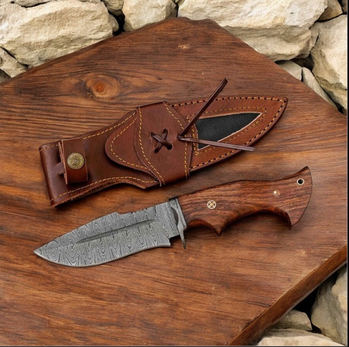 "Premium Bobcat Knife - Damascus Steel Blade with Rosewood Handle & Leather Case" - THE ONLY Mars Emporium